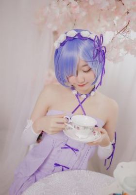 国产公共浴室偷拍高挑靓女_国语版中文版